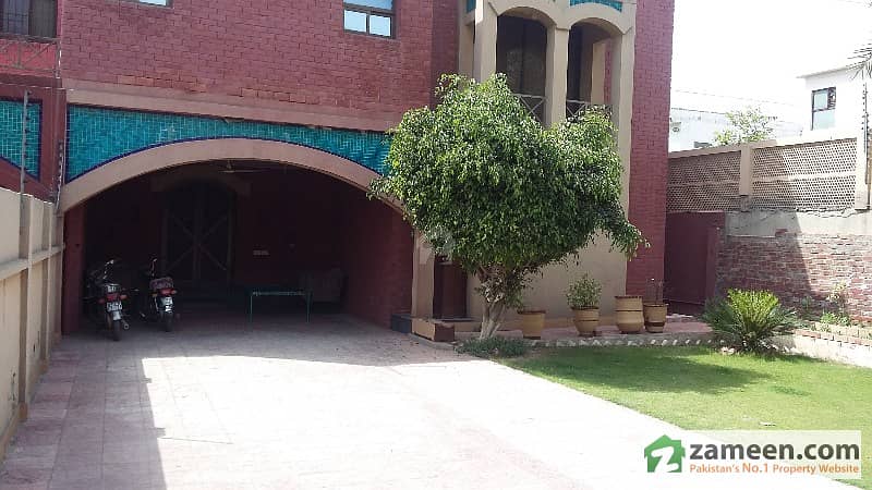 Model Town Kanal House For Sale