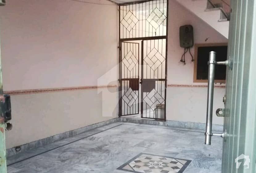 5 Marla House Available In Popular Location Of Gulistan Colony No 1