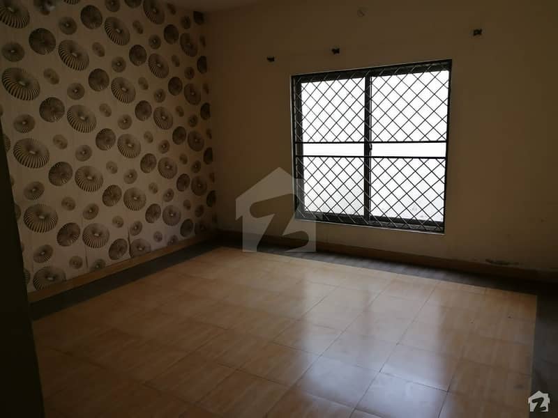 7 Marla House Available In In-demand Location Of Gulistan Colony No 1