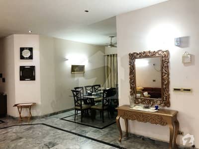 ریونیو سوسائٹی - بلاک بی ریوینیو سوسائٹی لاہور میں 6 کمروں کا 1 کنال مکان 3.5 کروڑ میں برائے فروخت۔