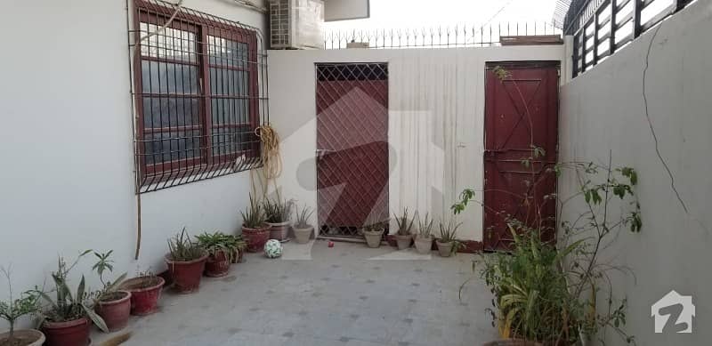 گلستانِِ جوہر ۔ بلاک 11 گلستانِ جوہر کراچی میں 6 کمروں کا 10 مرلہ مکان 2.8 کروڑ میں برائے فروخت۔