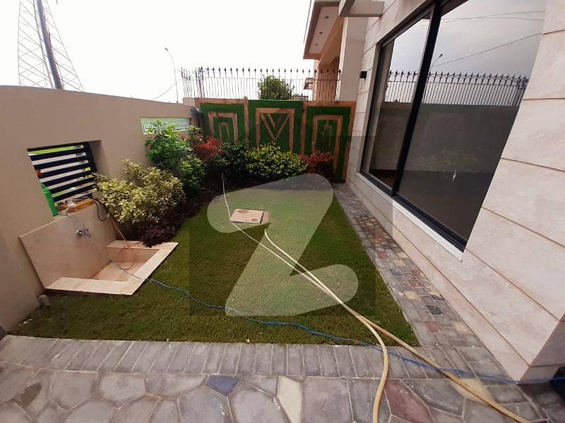 10 Marla House For Sale In Dha Phase 8 L