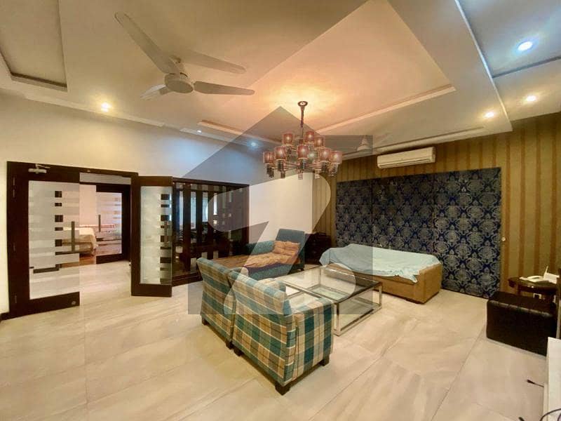 ڈی ایچ اے فیز 4 ڈیفنس (ڈی ایچ اے) لاہور میں 5 کمروں کا 1 کنال مکان 6.1 کروڑ میں برائے فروخت۔