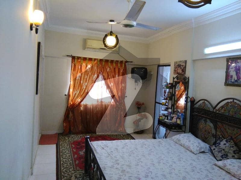 Gulistan-e-johar 4 Bed Flat For Sale