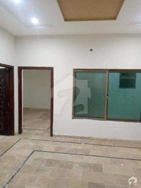 204 چک روڈ فیصل آباد میں 2 کمروں کا 7 مرلہ مکان 25 ہزار میں کرایہ پر دستیاب ہے۔