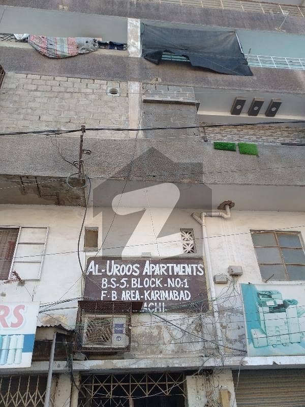 کریم آباد گلبرگ ٹاؤن کراچی میں 2 کمروں کا 3 مرلہ فلیٹ 35 لاکھ میں برائے فروخت۔