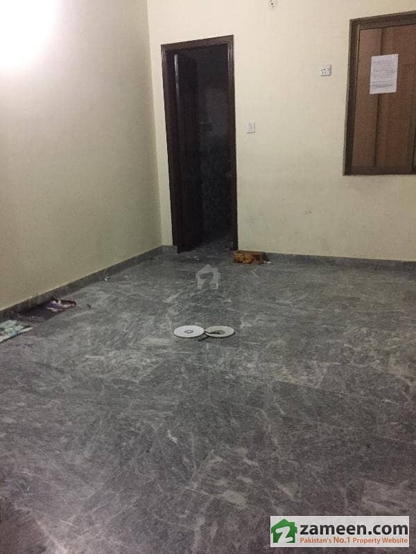 Family Flat For Rent In Muslim Town