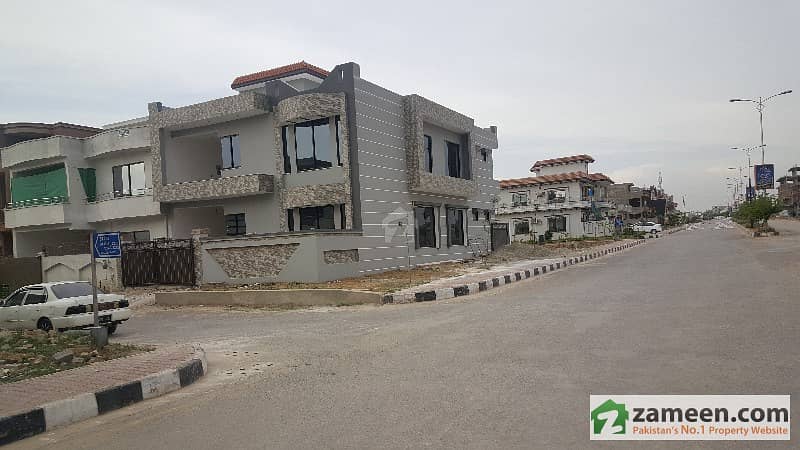 35×70 Double Road Corner Master Class House For Sale