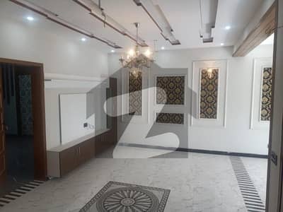 پارک ویو سٹی ۔ روز بلاک پارک ویو سٹی لاہور میں 4 کمروں کا 6 مرلہ مکان 1.75 کروڑ میں برائے فروخت۔