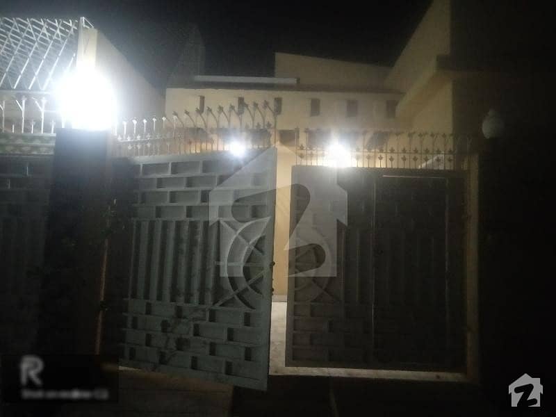 علامہ اقبال روڈ پی ای سی ایچ ایس جمشید ٹاؤن کراچی میں 3 کمروں کا 8 مرلہ فلیٹ 1.8 کروڑ میں برائے فروخت۔