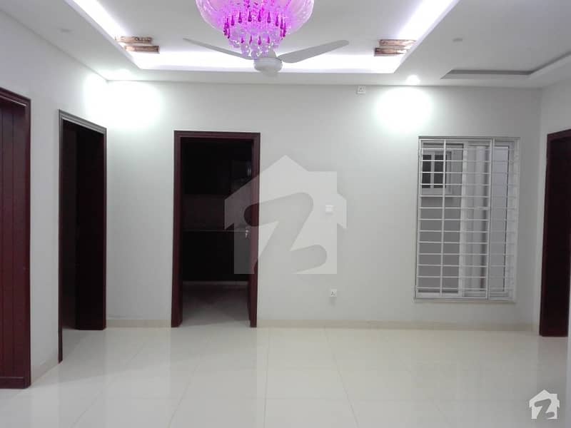 Unoccupied Upper Portion Of 3600 Square Feet Is Available For Rent In