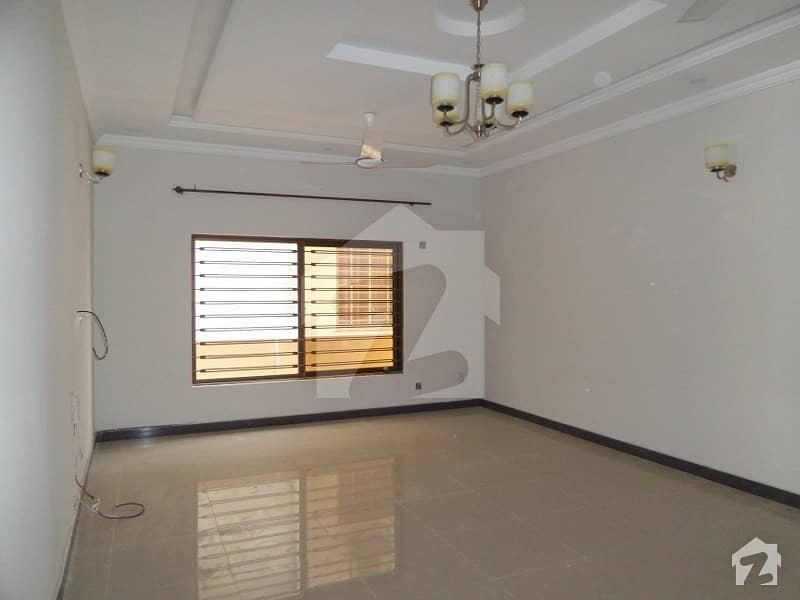 In Harley Street Upper Portion For Rent Sized 4500 Square Feet