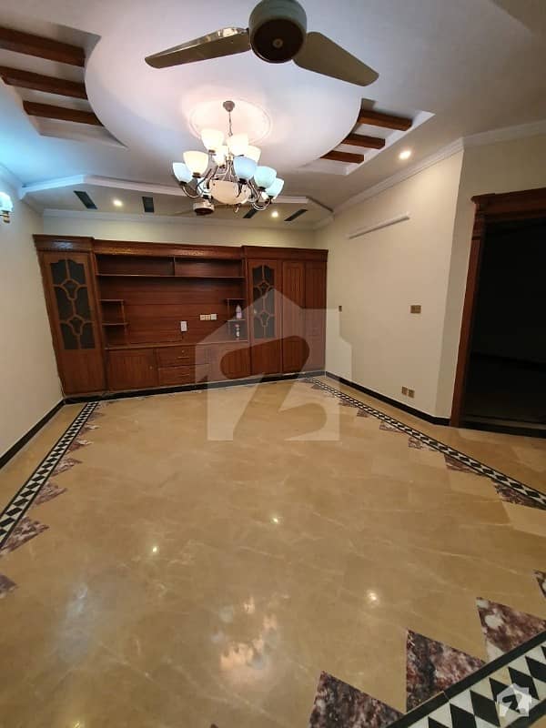 14 Marla Upper Portion Available In G-13 14 Marla Upper Portion Available In G-13