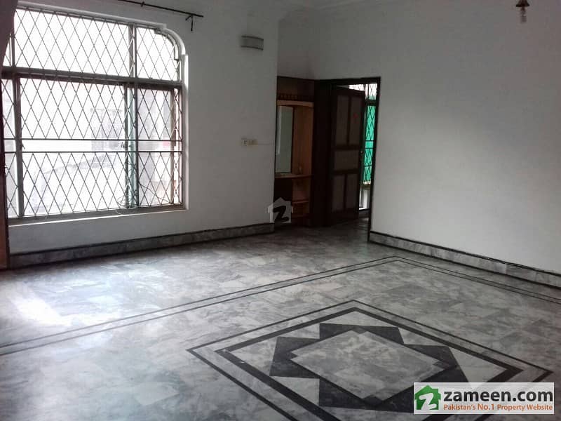 11 Marla Lower Portion For Rent In Gulberg Main Boulevard
