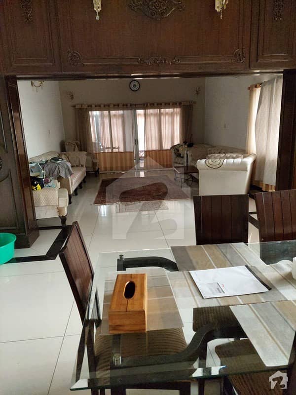 کشمیر روڈ کراچی میں 7 کمروں کا 4 کنال مکان 50 کروڑ میں برائے فروخت۔