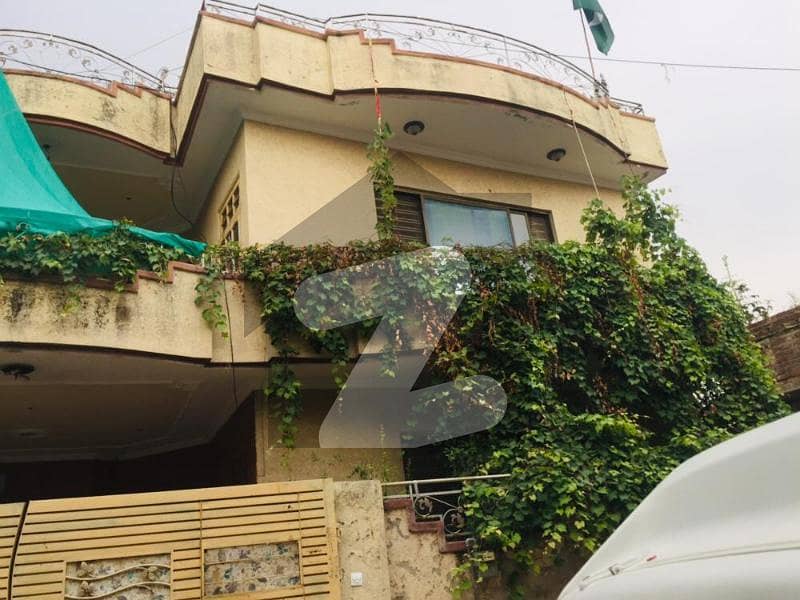 گلستان کالونی راولپنڈی میں 8 کمروں کا 9 مرلہ مکان 2.8 کروڑ میں برائے فروخت۔
