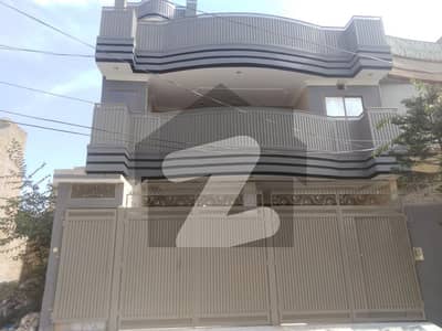 حیات آباد فیز 6 - ایف8 حیات آباد فیز 6 حیات آباد پشاور میں 8 کمروں کا 7 مرلہ مکان 3.7 کروڑ میں برائے فروخت۔