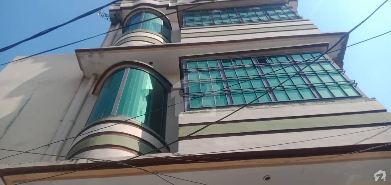 Prominently-Located Flat Available In Gulberg For Rent