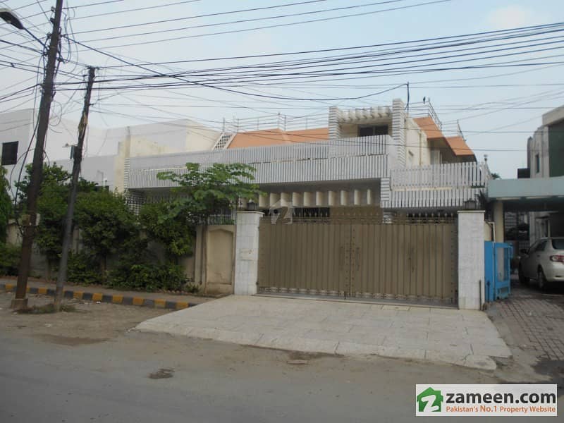 Commercial House For Sale In Gulberg - Main Market