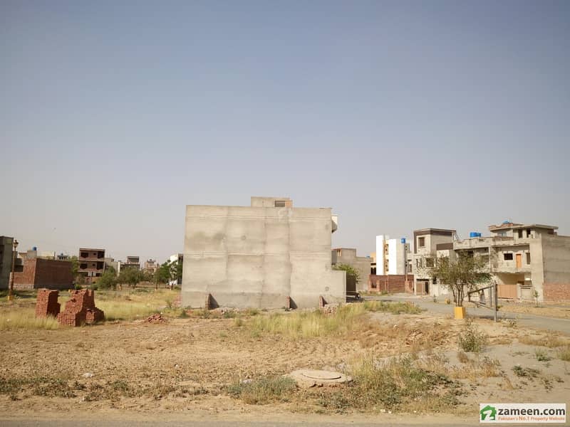 ایڈن لاہور میں 4 کمروں کا 5 مرلہ رہائشی پلاٹ 34 لاکھ میں برائے فروخت۔