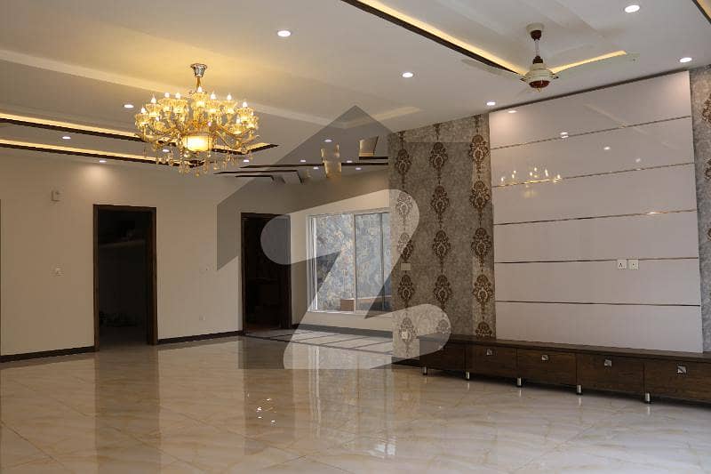 Dha Phase 5 Well Maintained One Kanal Luxurious Bungalow Near Park Prime Location