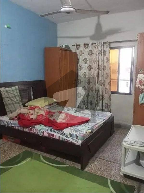 North Nazimabad Block E 3rd Floor Flat Well Maintained 2 Bed Lounge