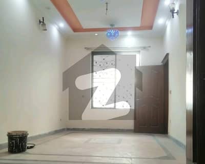الحافظ ٹاؤن لاہور میں 4 کمروں کا 4 مرلہ مکان 1.15 کروڑ میں برائے فروخت۔