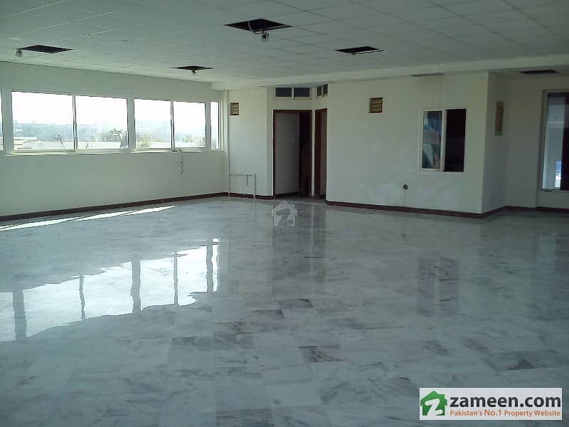 3000 Square Feet Space For Clinic software House Or Office In Gulshan E Iqbal