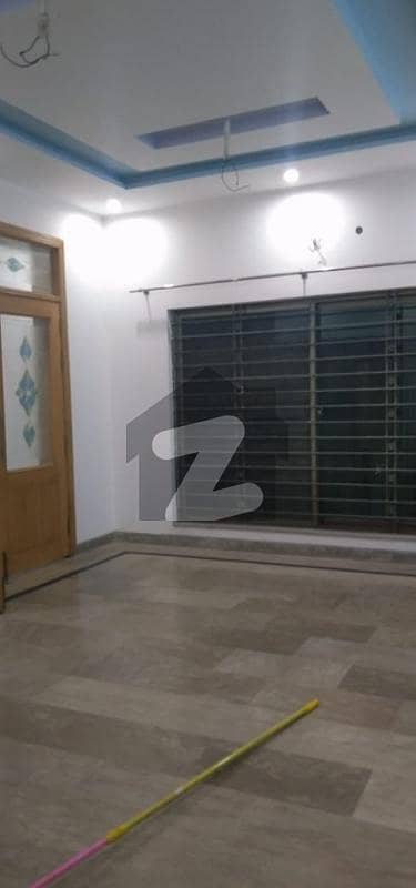 1 Kanal Beautiful First Floor Available For Rent