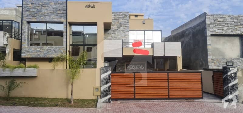 بحریہ ٹاؤن فیز 6 بحریہ ٹاؤن راولپنڈی راولپنڈی میں 5 کمروں کا 1.1 کنال مکان 7 کروڑ میں برائے فروخت۔