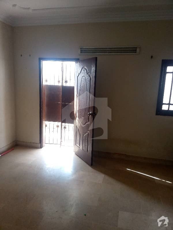 Centrally Located Upper Portion Available In Nazimabad - Block 5c For Rent