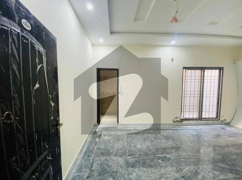 بلال ٹاؤن ایل ڈی اے روڈ لاہور میں 3 کمروں کا 3 مرلہ مکان 47 لاکھ میں برائے فروخت۔