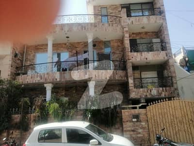 12 Marla Triple Storey 6 Bed House For Sale In Model Town