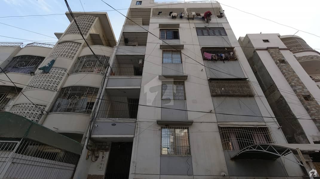 ناظم آباد 2 ناظم آباد کراچی میں 4 کمروں کا 9 مرلہ زیریں پورشن 1.6 کروڑ میں برائے فروخت۔
