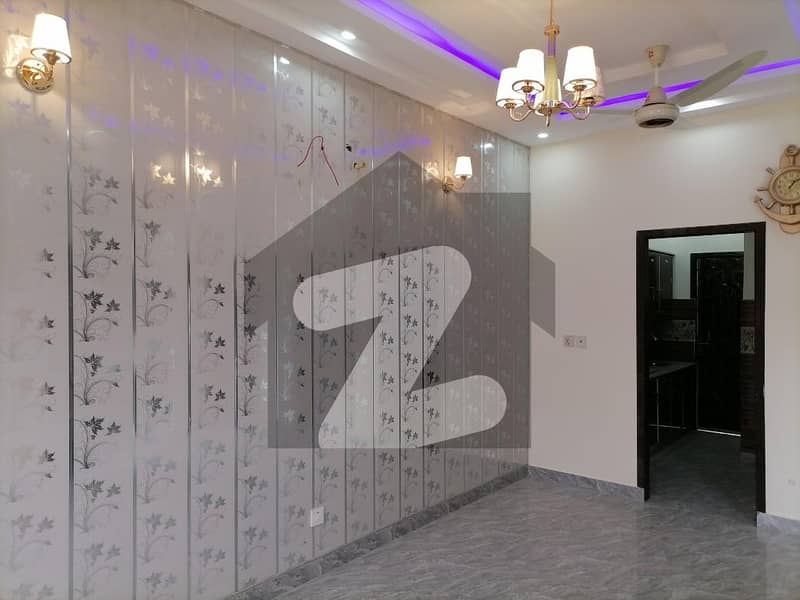 Prime Location 1 Kanal Lower Portion For Rent In Lahore