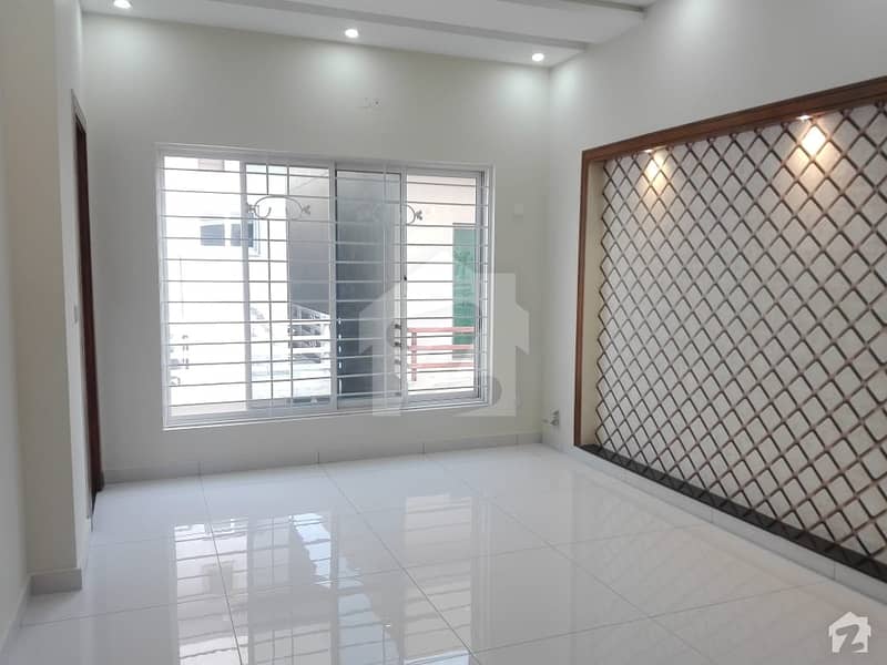 Great Flat For Sale Available In Airport Enclave