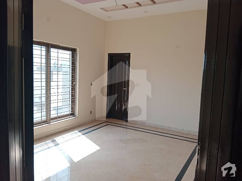 A 4500 Square Feet Upper Portion Located In Formanites Housing Scheme - Block N Is Available For Rent