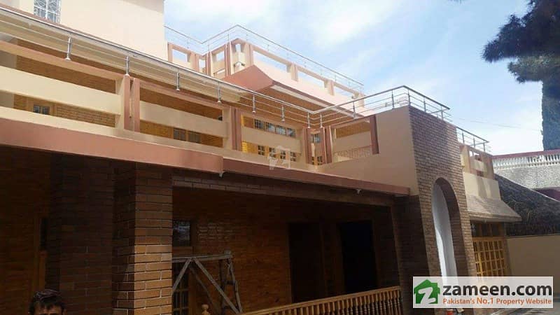 luxurious Bungalow in Green Area of jinnah town