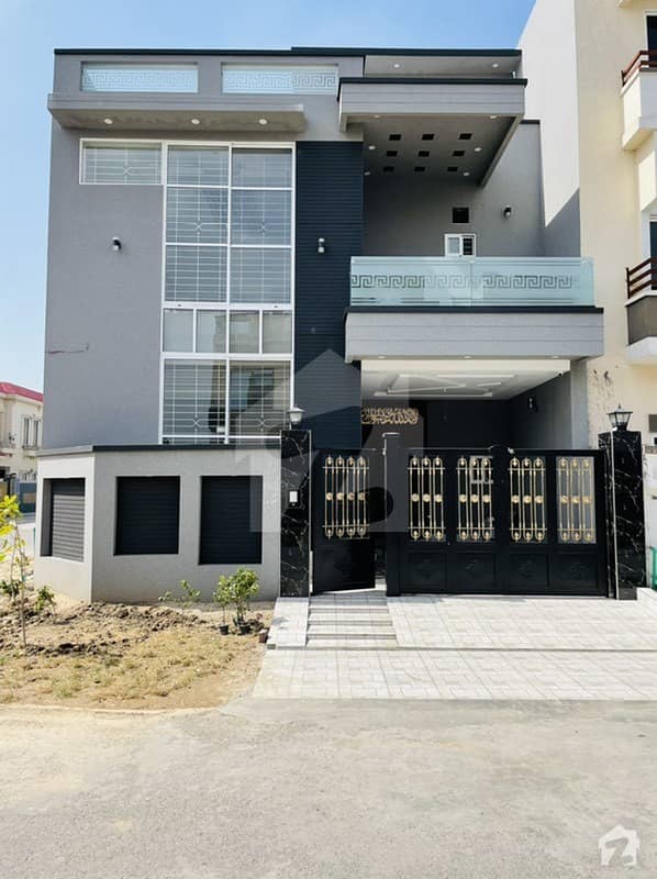5.5 Marla Corner House For Sale 5.5 Marla Corner House For Sale