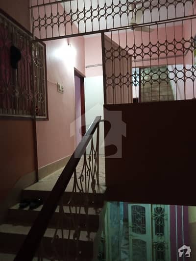 عزیز آباد گلبرگ ٹاؤن کراچی میں 6 کمروں کا 5 مرلہ مکان 2.25 کروڑ میں برائے فروخت۔