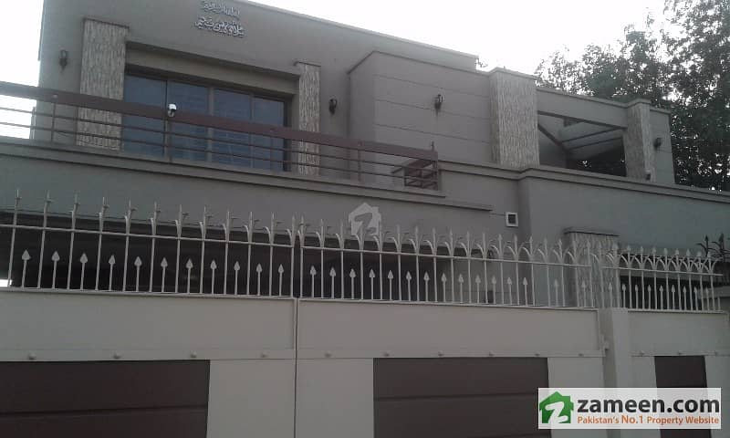 1 kanal uper portion house,with separate main gate,dha phase 5,available for rent