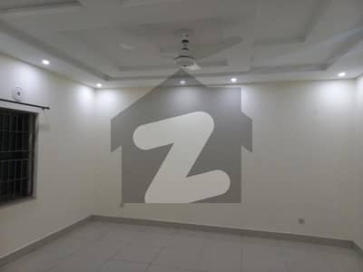 ائیر لائن ہاؤسنگ سوسائٹی لاہور میں 6 کمروں کا 1 کنال مکان 2.5 لاکھ میں کرایہ پر دستیاب ہے۔