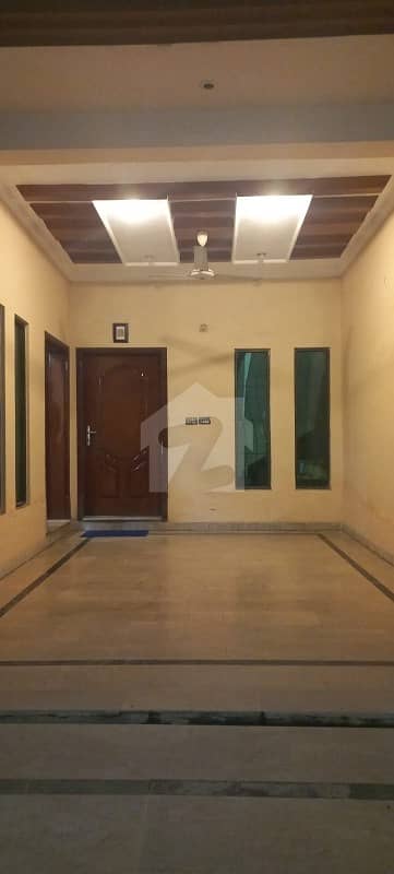 آرکیٹیکٹس انجنیئرز ہاؤسنگ سوسائٹی لاہور میں 4 کمروں کا 7 مرلہ مکان 70 ہزار میں کرایہ پر دستیاب ہے۔