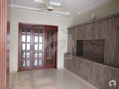 E11 One Kanal Beautiful Full House 9 Bedroom 2 Separate Gate Sarvent Quater