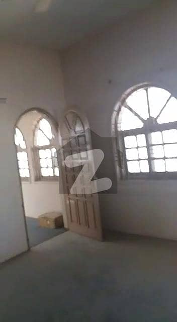 خالد بِن ولید روڈ کراچی میں 11 کمروں کا 2.13 کنال مکان 2.8 لاکھ میں کرایہ پر دستیاب ہے۔
