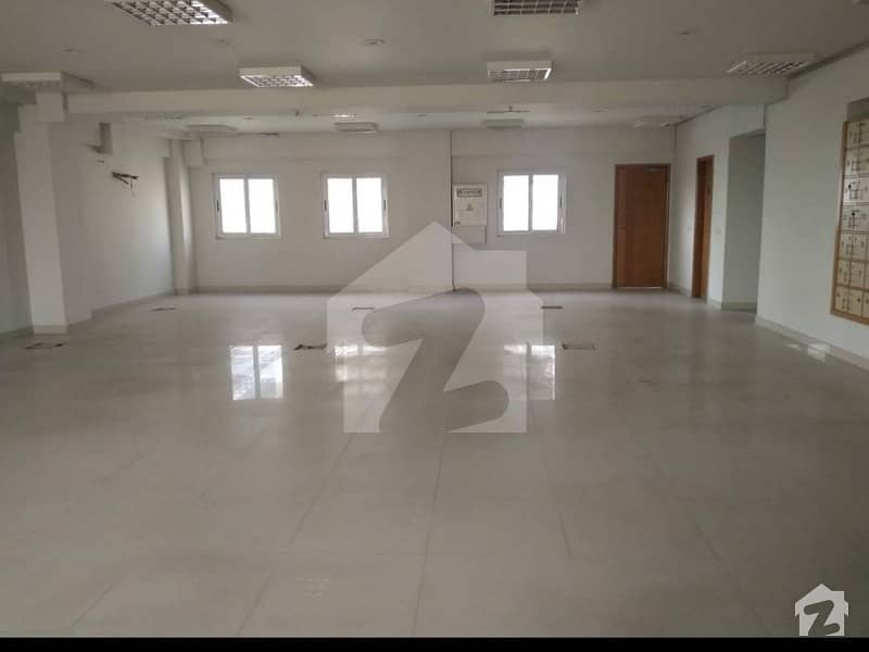 1800 Sq Feet Office Near Exect Main Road Dha 7 Rent