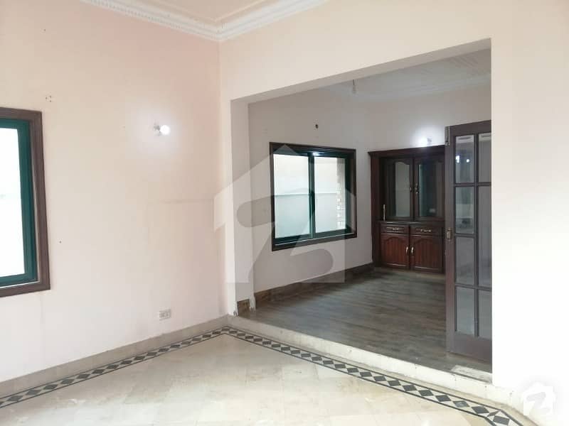 10 Marla House Is Available In Garden Town - Tariq Block For sale