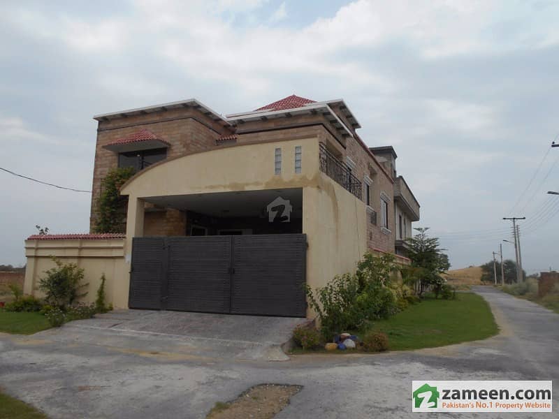Corner Double Storey House For Sale