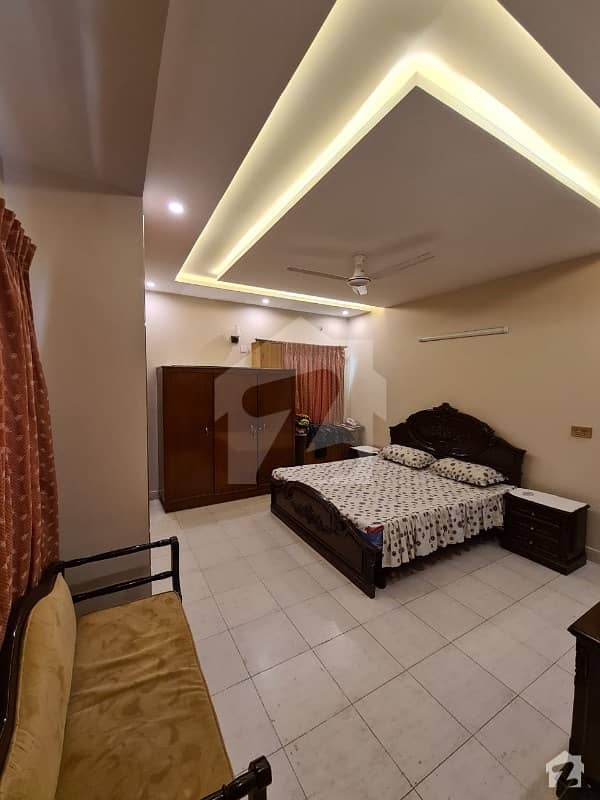 پی ای سی ایچ ایس بلاک 6 پی ای سی ایچ ایس جمشید ٹاؤن کراچی میں 4 کمروں کا 9 مرلہ بالائی پورشن 3.7 کروڑ میں برائے فروخت۔