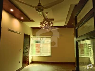 پی آئی اے ہاؤسنگ سکیم ۔ بلاک ڈی پی آئی اے ہاؤسنگ سکیم لاہور میں 2 کمروں کا 10 مرلہ زیریں پورشن 50 ہزار میں کرایہ پر دستیاب ہے۔